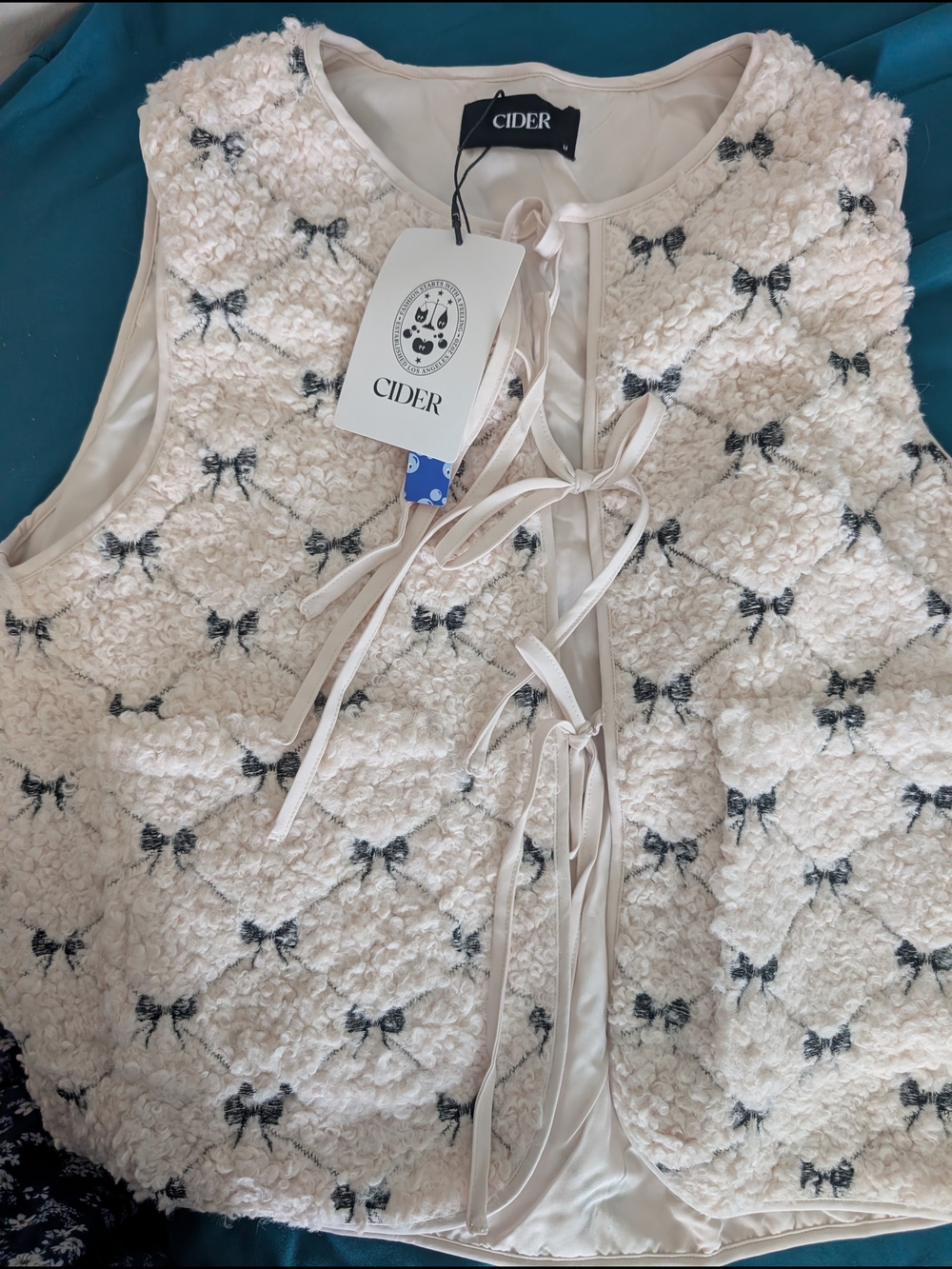 Cider Cream Bow-Patterned Vest With Front Ties
